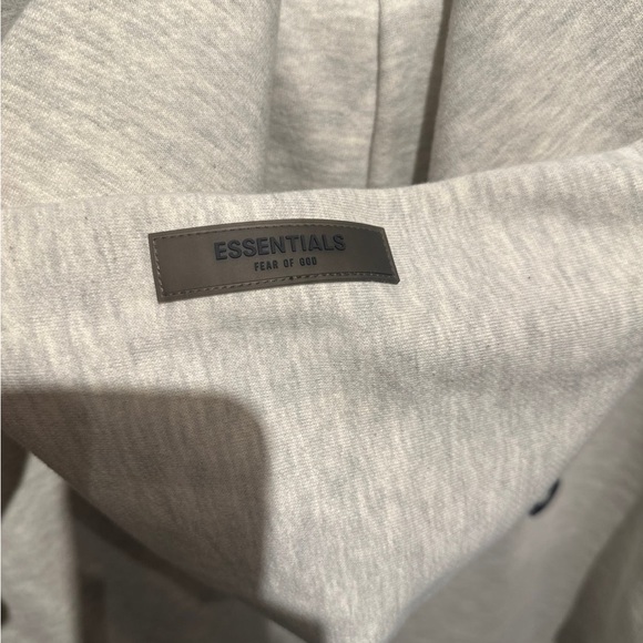 essentials sweater - Picture 4 of 5